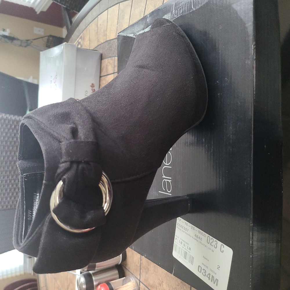 Women's shoes